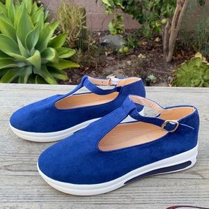Women’s casual shoes
